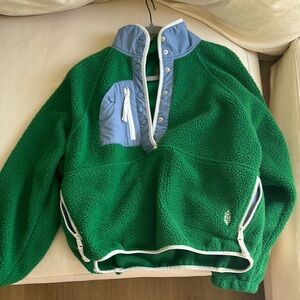 FP hit the slopes pullover